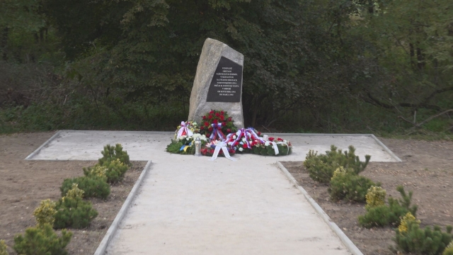 V Surovinskom lese bol odhalený nový pamätník obetiam fašistických popráv