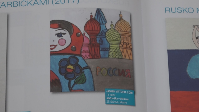 Výstava Rusko mojimi farbičkami je v týchto dňoch nainštalovaná v ZŠ Štúrova